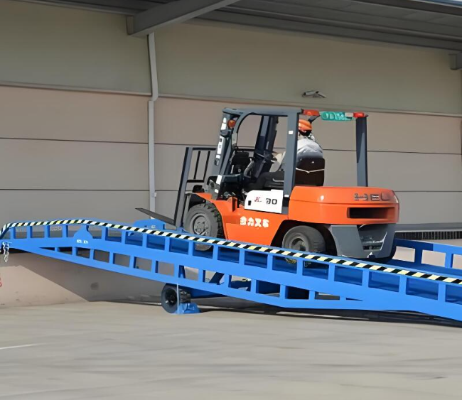 广饶移动式卸货平台（叉车用）